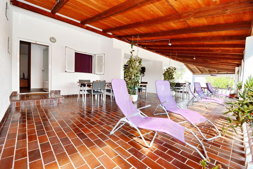 Apartments Katarina Вели-Рат Экстерьер фото