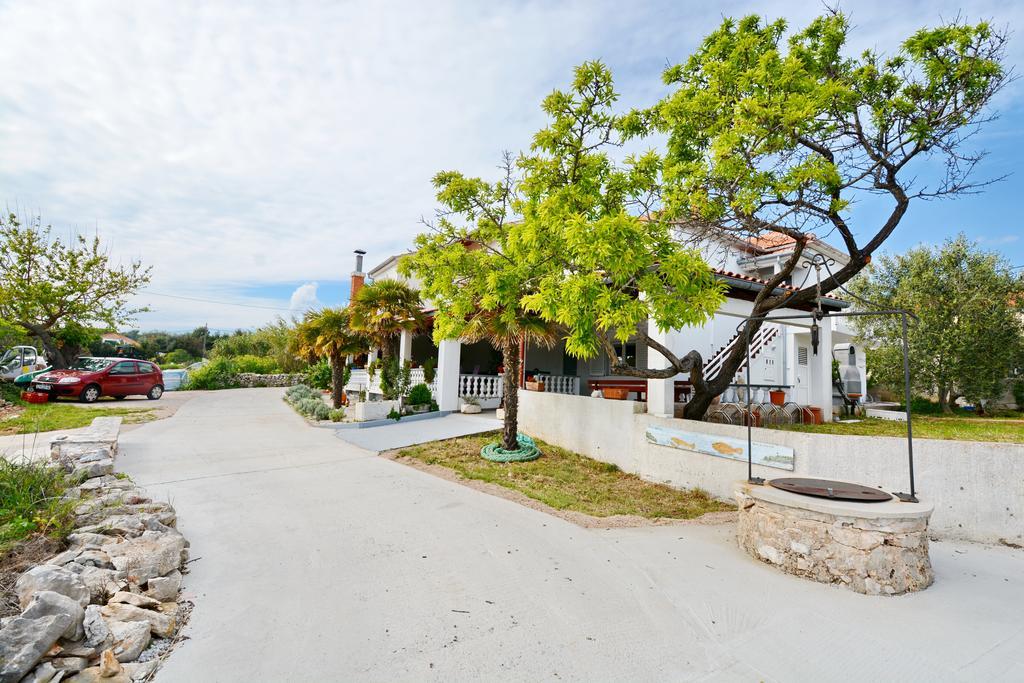 Apartments Katarina Вели-Рат Экстерьер фото