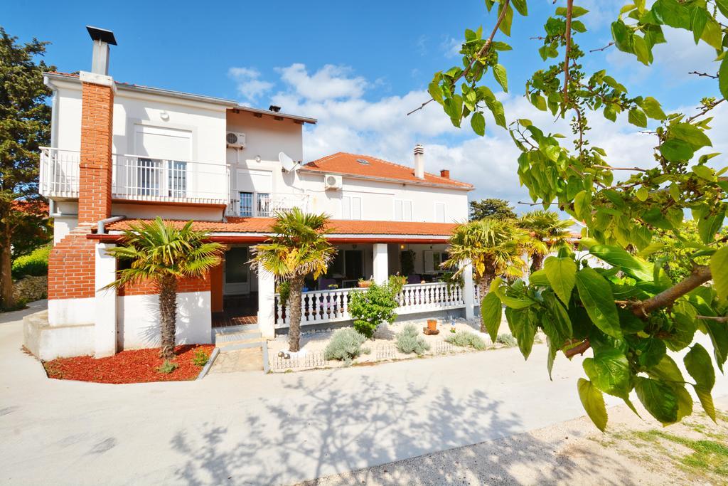 Apartments Katarina Вели-Рат Экстерьер фото